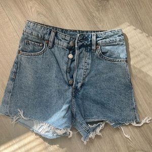 Cute jean shorts